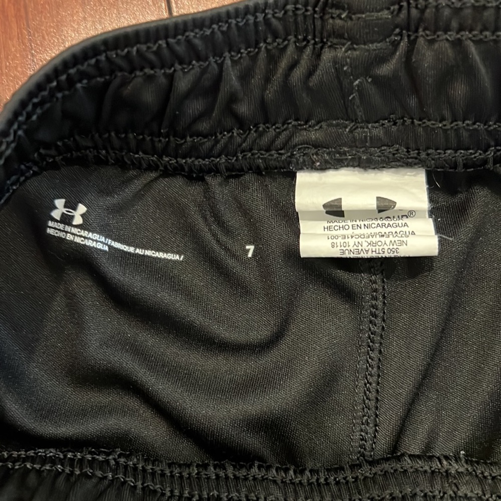 Under Armour shorts - Picture 3 of 4